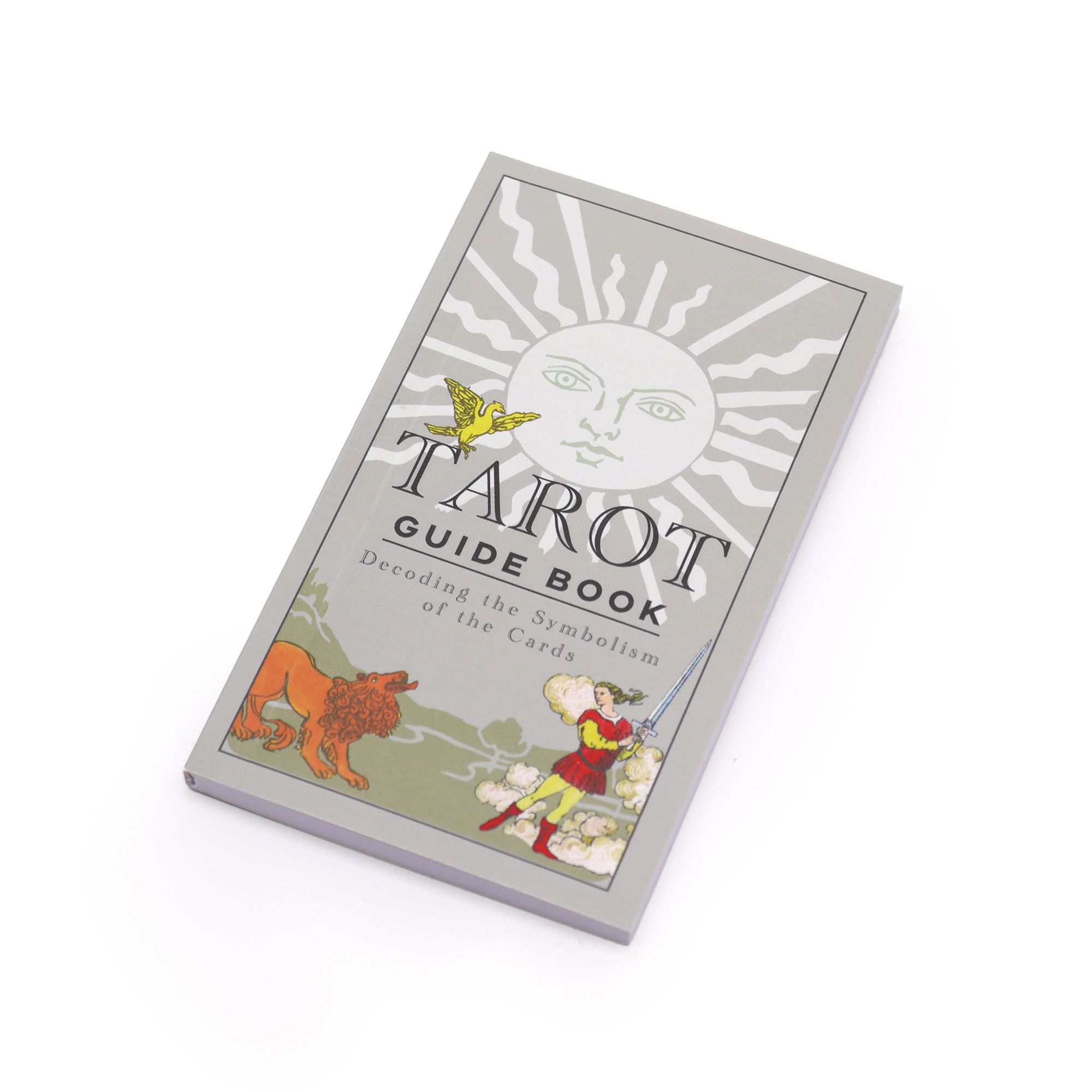 Tarot Guide Book con ilustraciones místicas y simbólicas