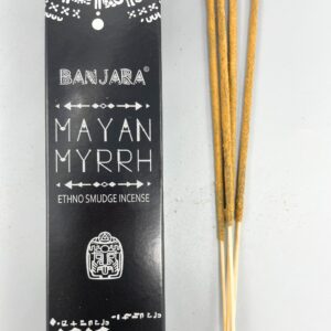 Incienso tribal Banjara en caja negra con palitos de incienso.