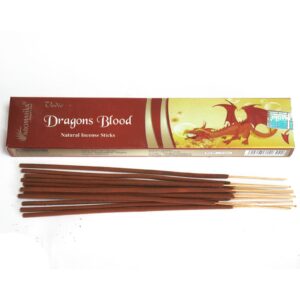 Incienso natural Dragon Blood con empaque artístico y varillas.