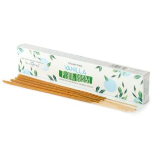 Cajas de incienso Masala a base de plantas con aroma a vainilla en presentación elegante.