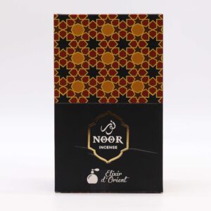 Empaque elegante de Noor Oud Incienso con diseño geométrico y tonos dorados.