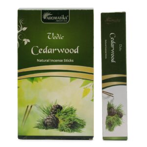 Caja de varillas de incienso védico de madera de cedro con diseño natural.